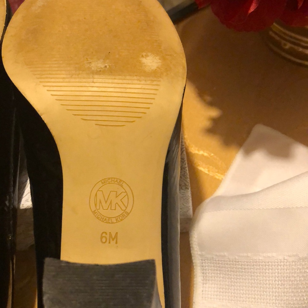 MK shoes - Picture 3 of 4
